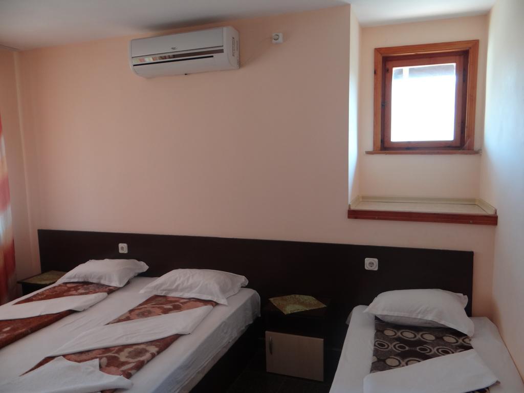 Guest House Lazur Obzor Quarto foto