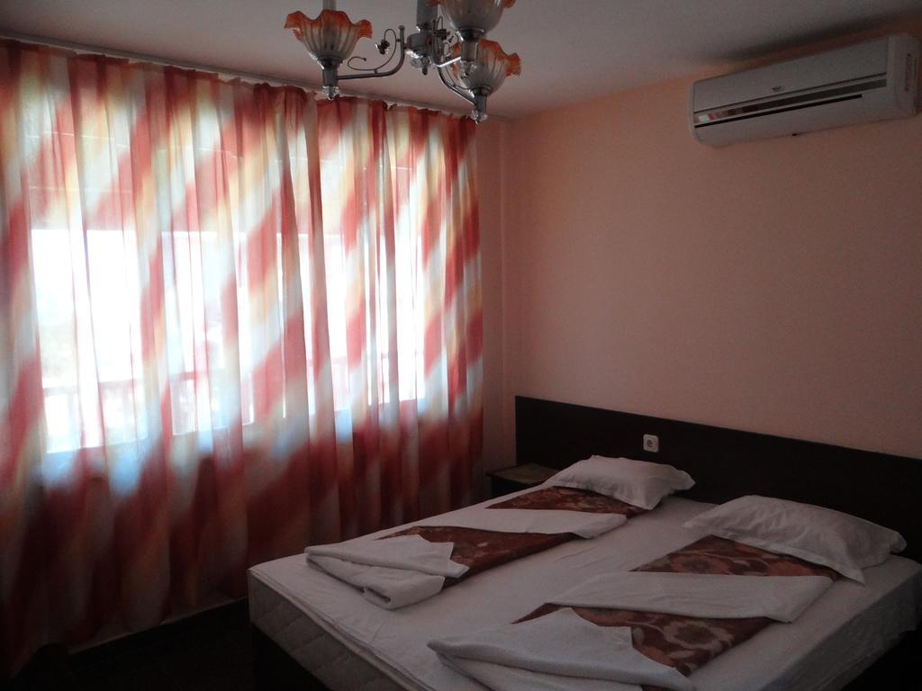 Guest House Lazur Obzor Quarto foto